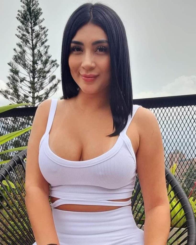 mari mostrando sus tetotas