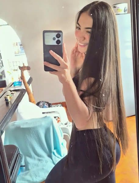 adriana posando sexy