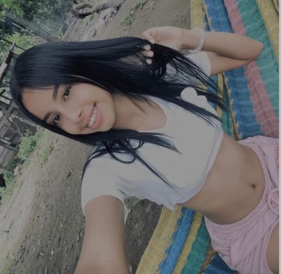 valeria putona joven