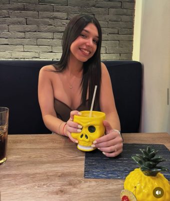 Genesis en cita sexy