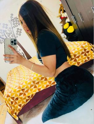 esperanza mostrando culo