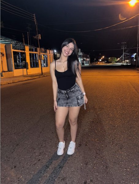 pose sensual de genesis