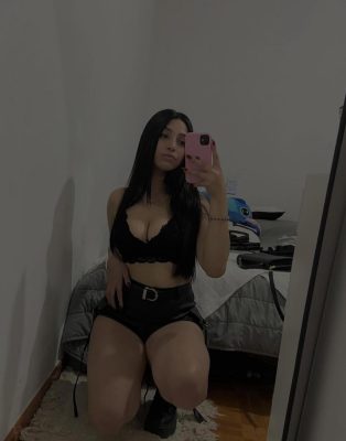 senusal maggie en la cama