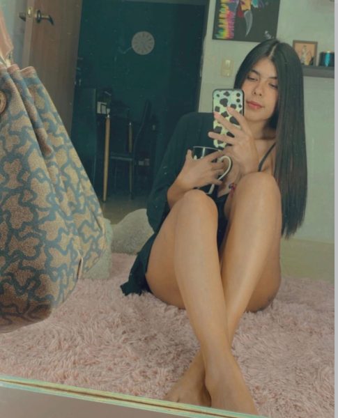 foto de ivana mostrando piernas