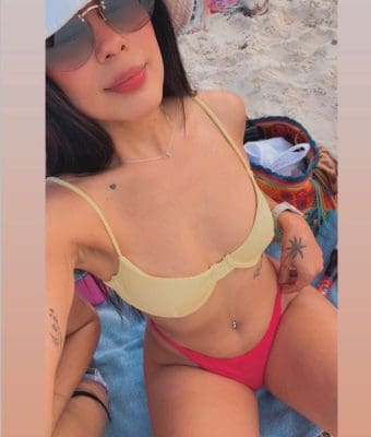 ivana en bikini
