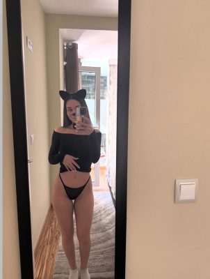 selfie en tanga de ingrid