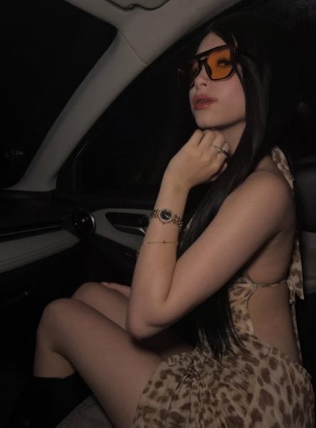 ingrid en auto sensual