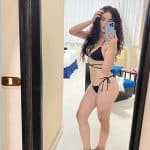 paulet en bikini negro