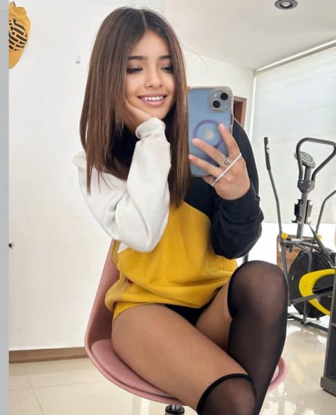 lesly scort sensual nalgona