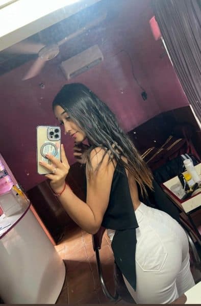 bisa mostrando el culo