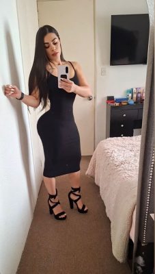 foto de brenda posando en espejo