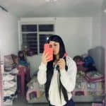 yuri enfrente al espejo