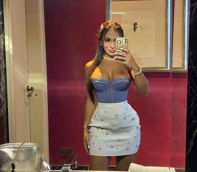 foto en espejo de sabibeth