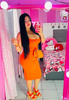 brenda tetona en vestido